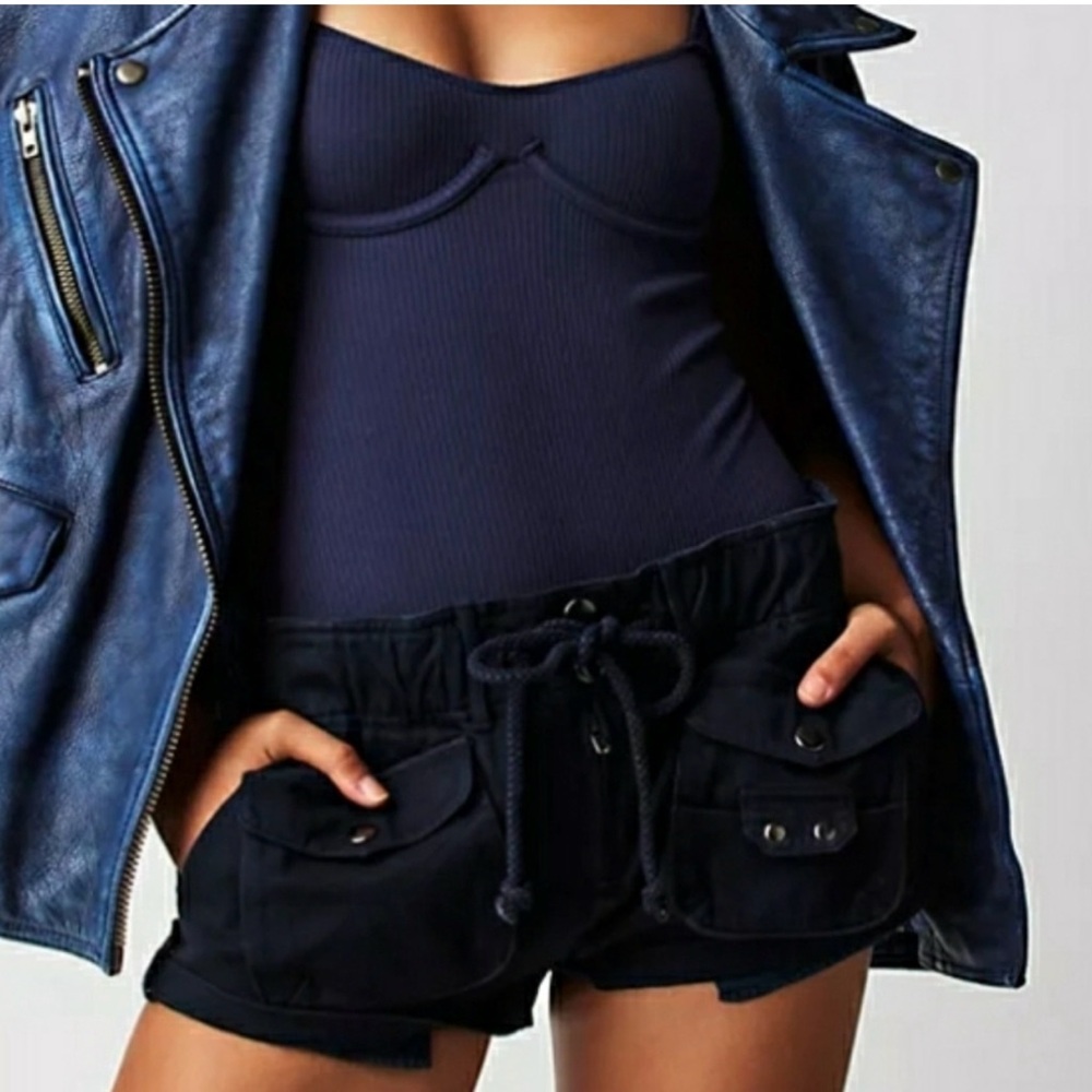 Waimea Slouchy Solid Shorts Color: Jet Black Size: Small